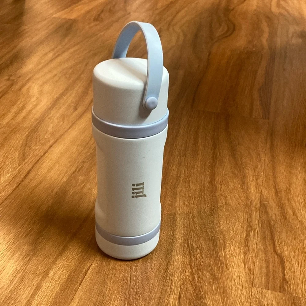 Jiji White and Gray Insulated Baby travel Bottle - Picture 1 of 9